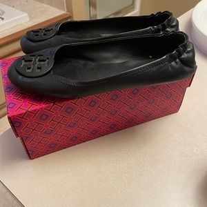 Loved Tory Burch size 8 Black  Minnie Flats w/dust bag & original box